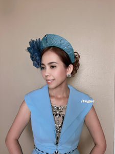 Turquouse halo facisnator matching dress