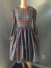 Load image into Gallery viewer, Loren Dress in Autumn Plaid Checkered size S - Shop women style vintage, Audrey Hepburn jackets online -Christine
