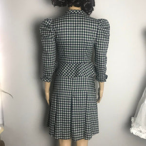 Liz set in gingham
