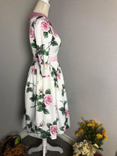 Load image into Gallery viewer, Kennedy Dress in Roses Silk size S - Shop women style vintage, Audrey Hepburn jackets online -Christine
